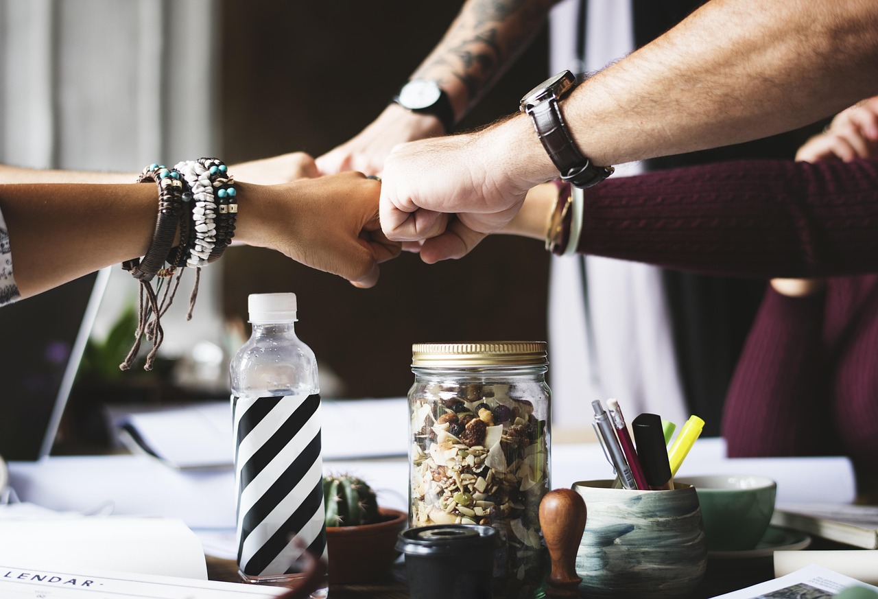 découvrez comment un partenariat stratégique peut renforcer la collaboration entre entreprises, optimiser les ressources et stimuler la croissance mutuelle.
